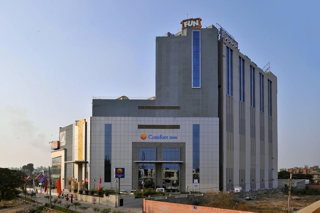 Comfort Inn Tulip Heights Bathinda Exteriör bild