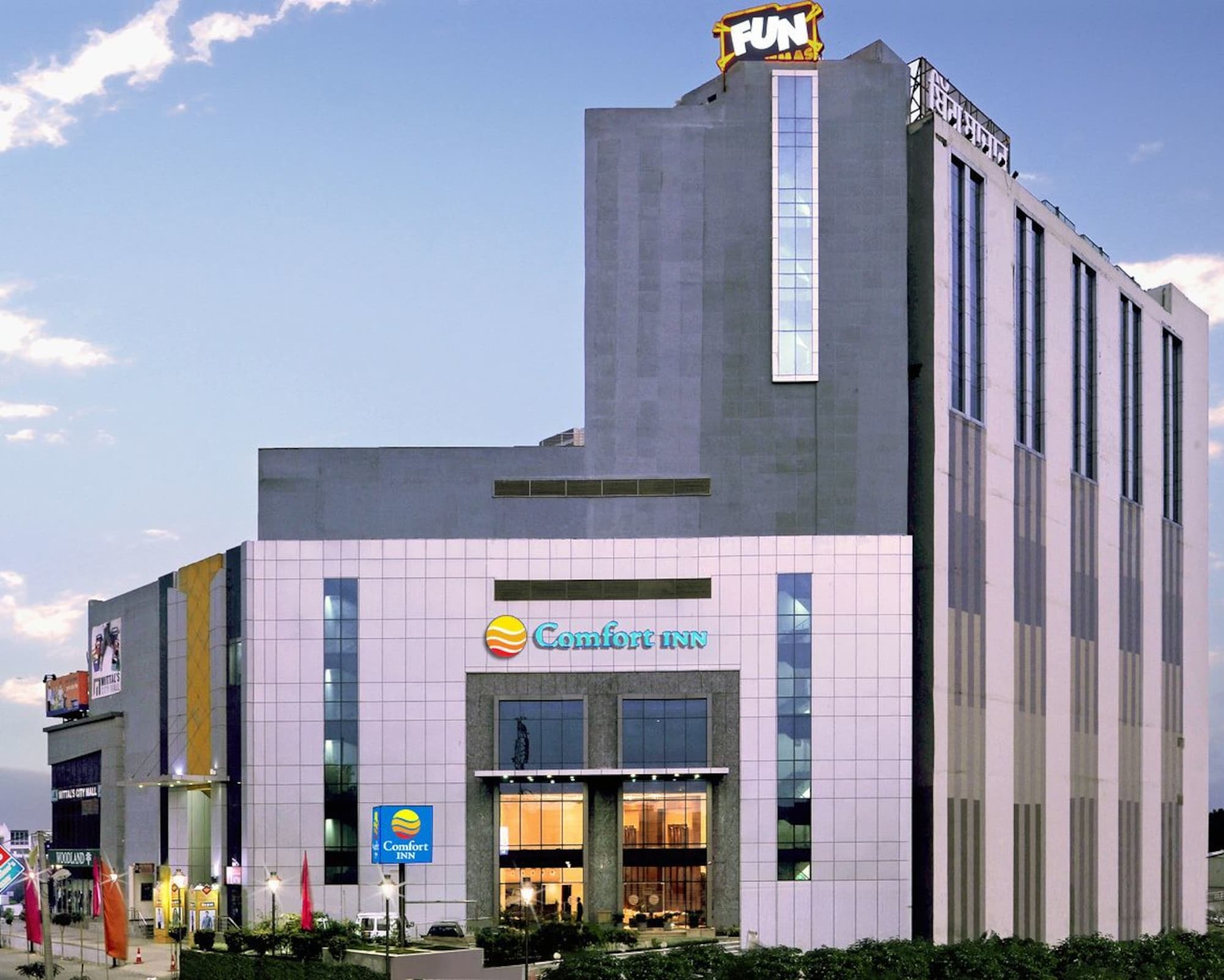 Comfort Inn Tulip Heights Bathinda Exteriör bild