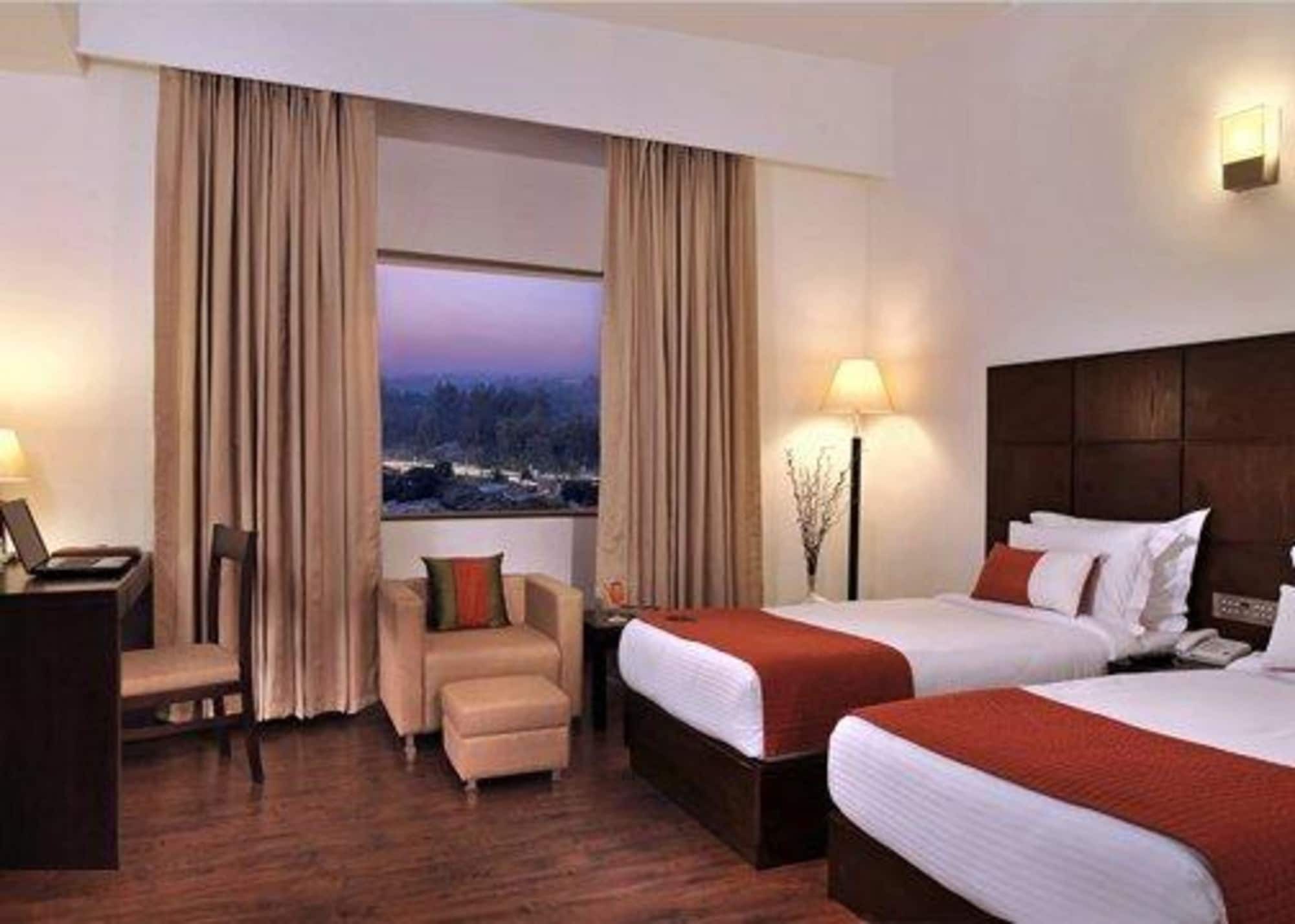 Comfort Inn Tulip Heights Bathinda Rum bild